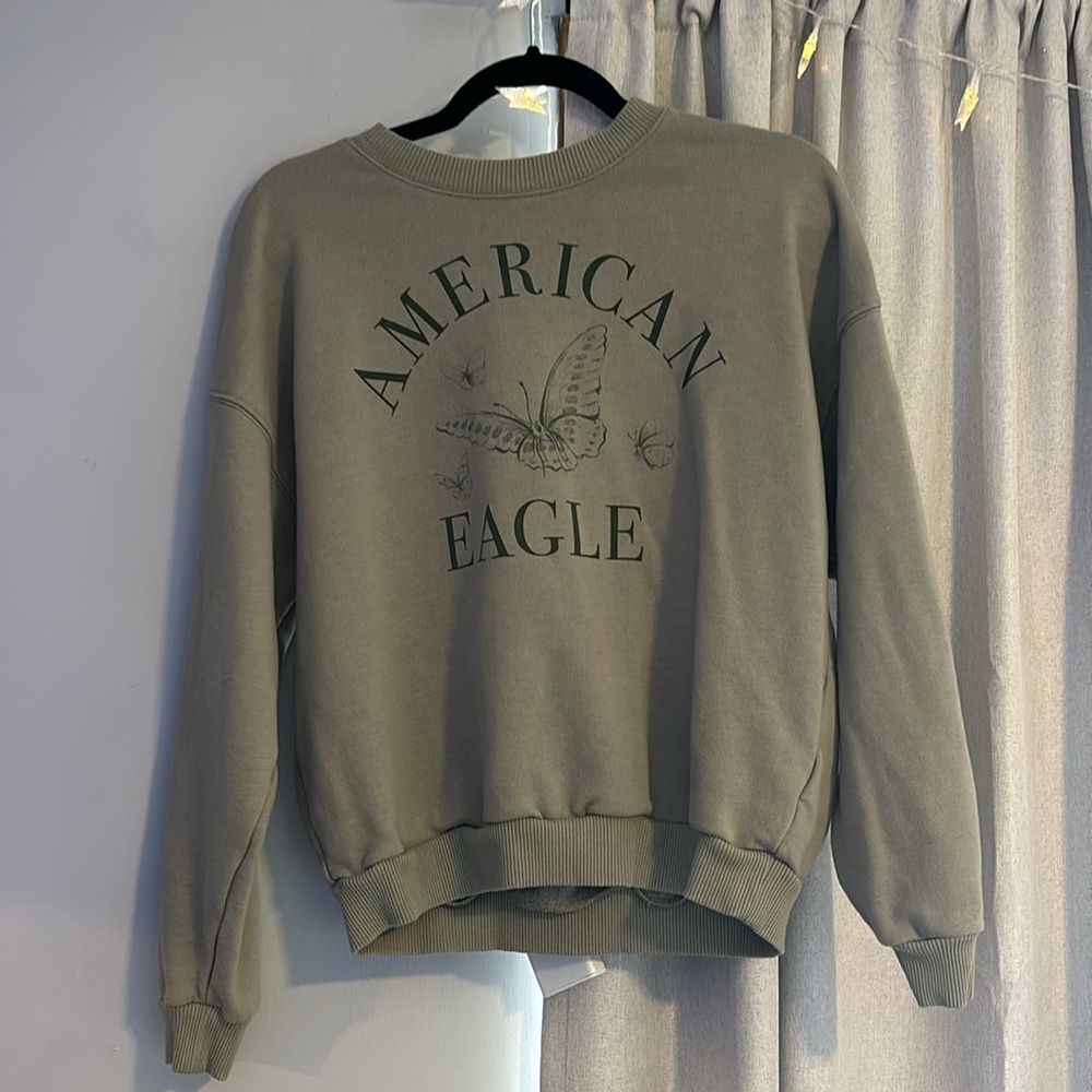 american eagle crewneck